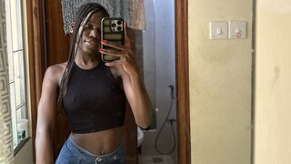 HollyBeatrix Webcam